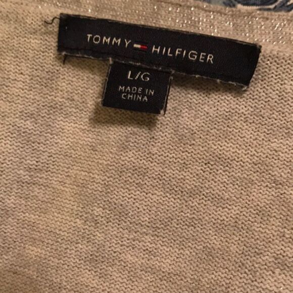 ✌️🏻TWO Tommy Hilfiger Gray V-neck Sweaters - Picture 9 of 9